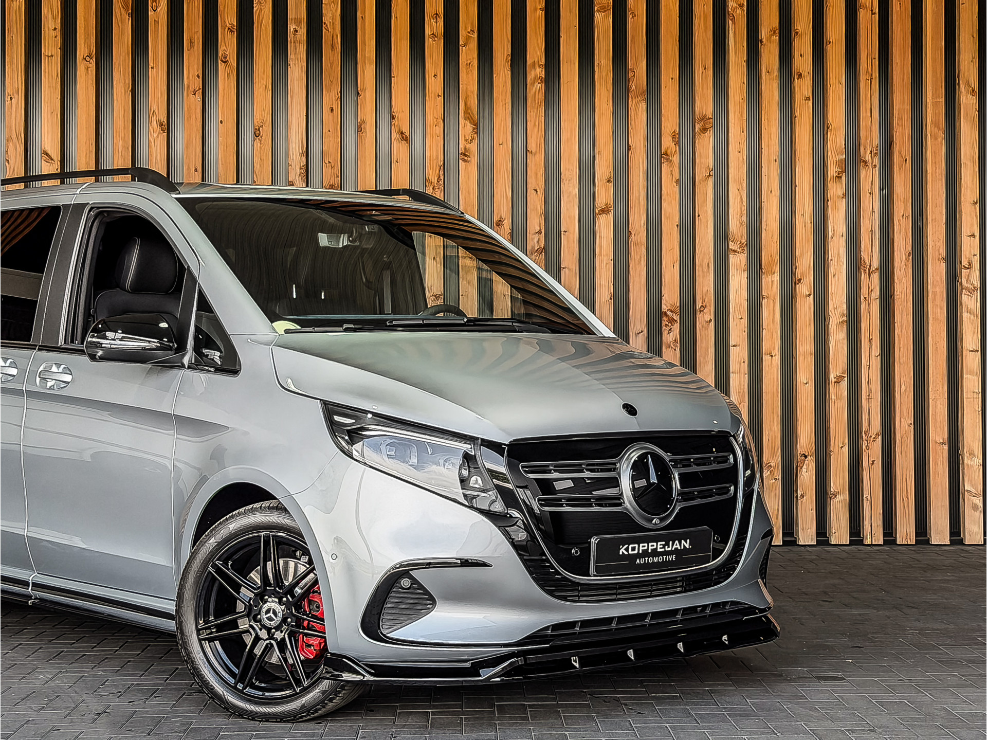 Mercedes-Benz EQV 300 AMG L2 90kWh 8-Persoons | Mercedes-Benz occasion