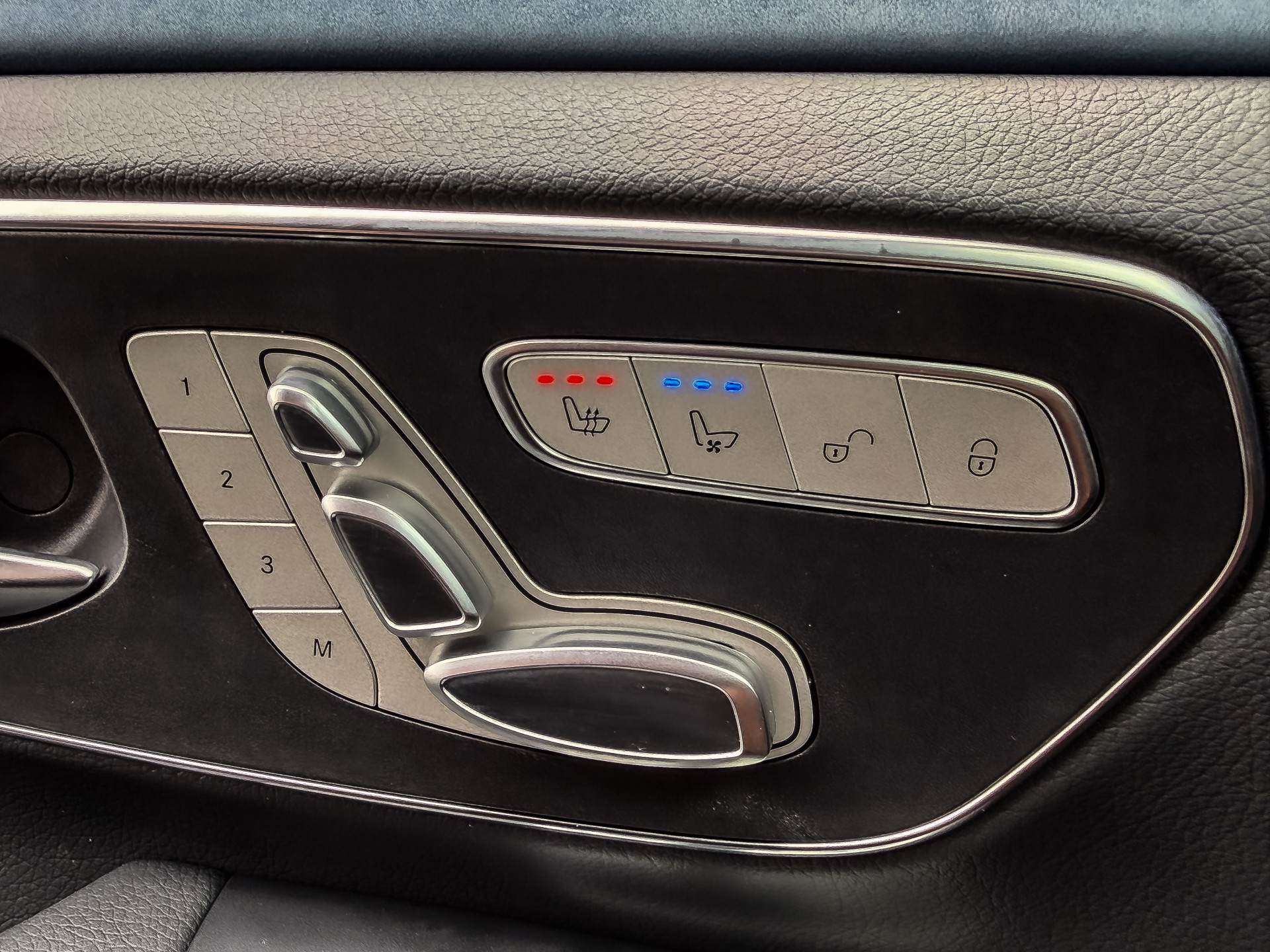 Mercedes-Benz EQV 300 AMG L2 90kWh 8-Persoons | Mercedes-Benz occasion