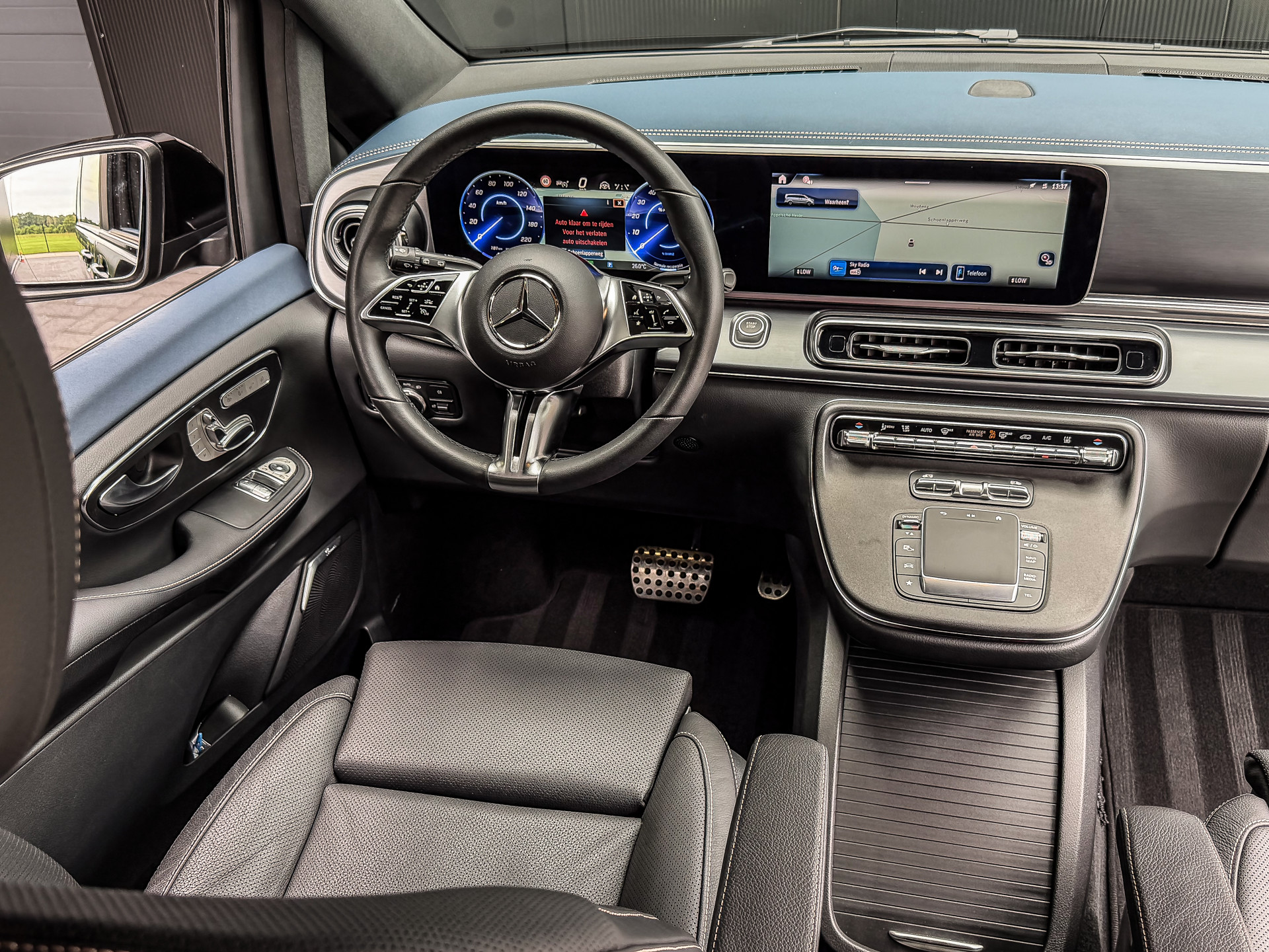 Mercedes-Benz EQV 300 AMG L2 90kWh 8-Persoons | Mercedes-Benz occasion