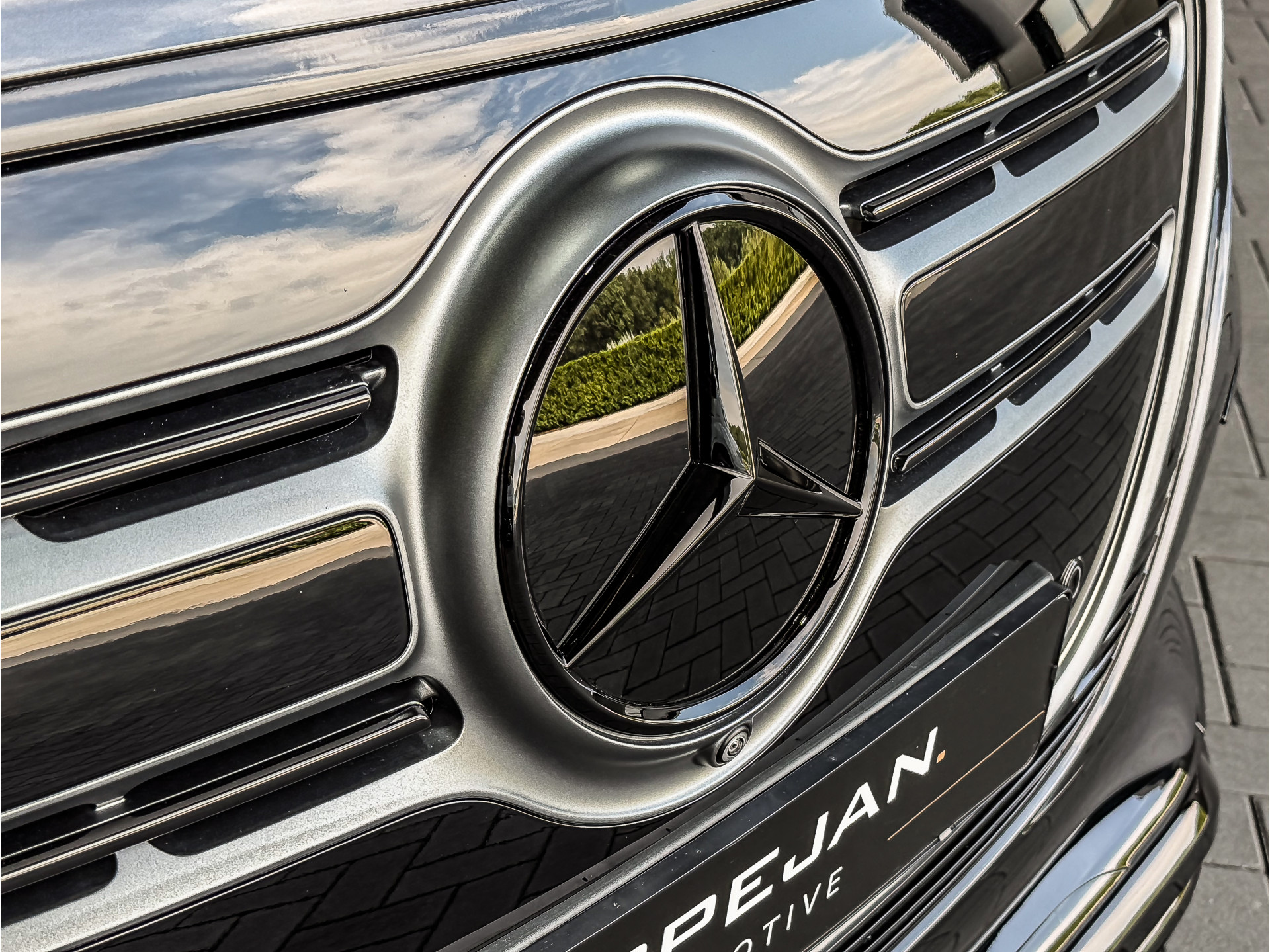 Mercedes-Benz EQV 300 AMG L2 90kWh 8-Persoons | Mercedes-Benz occasion