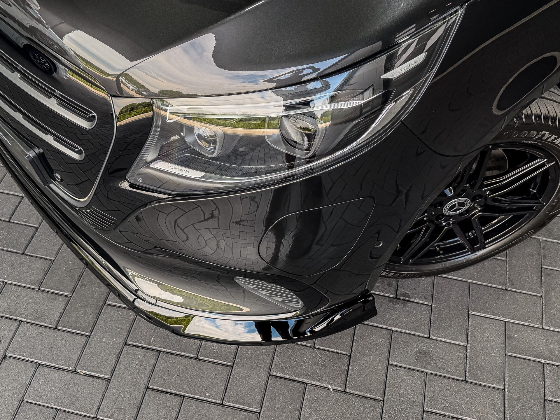 Mercedes-Benz EQV 300 AMG L2 90kWh 8-Persoons | Mercedes-Benz occasion