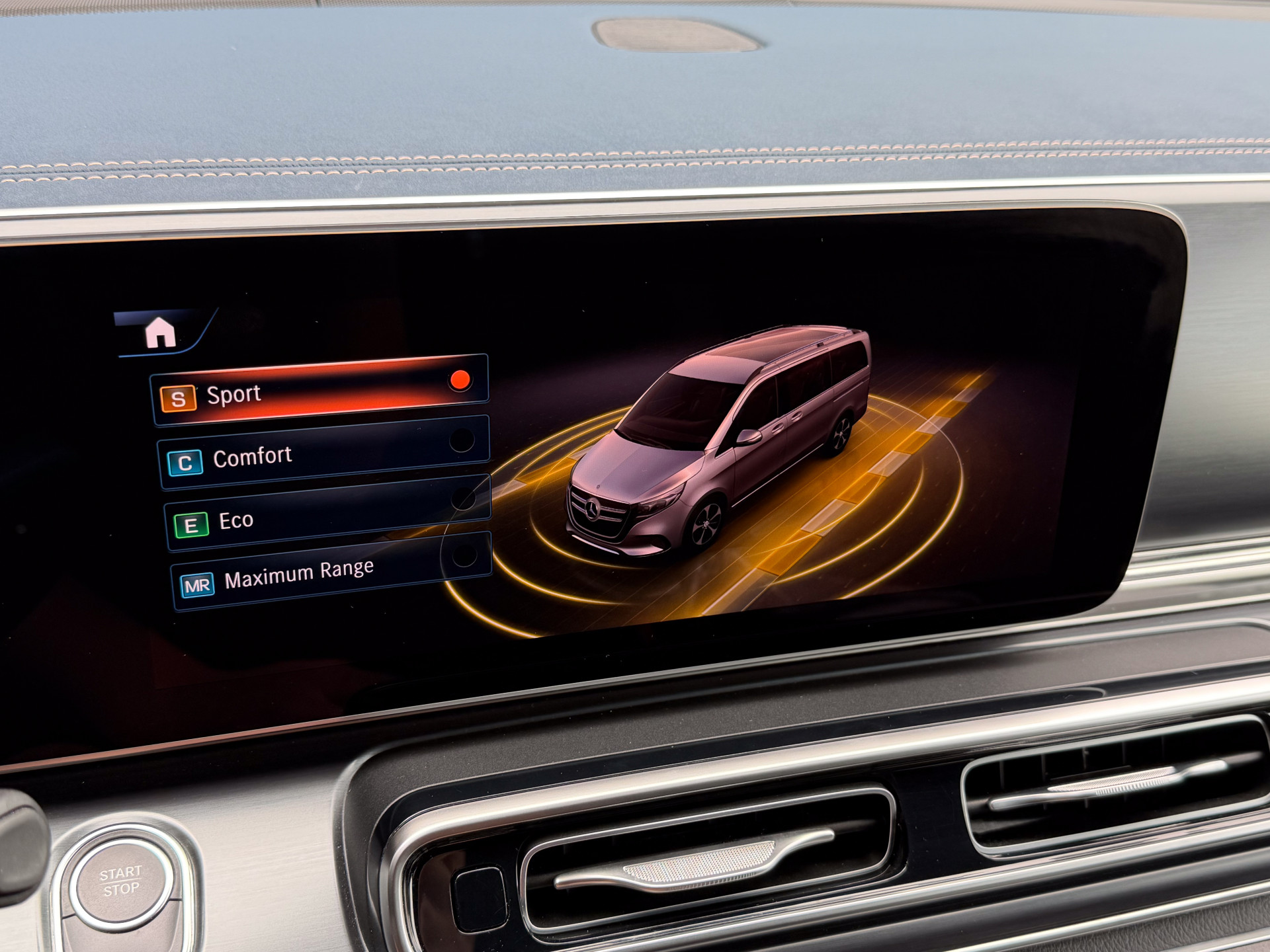 Mercedes-Benz EQV 300 AMG L2 90kWh 8-Persoons | Mercedes-Benz occasion