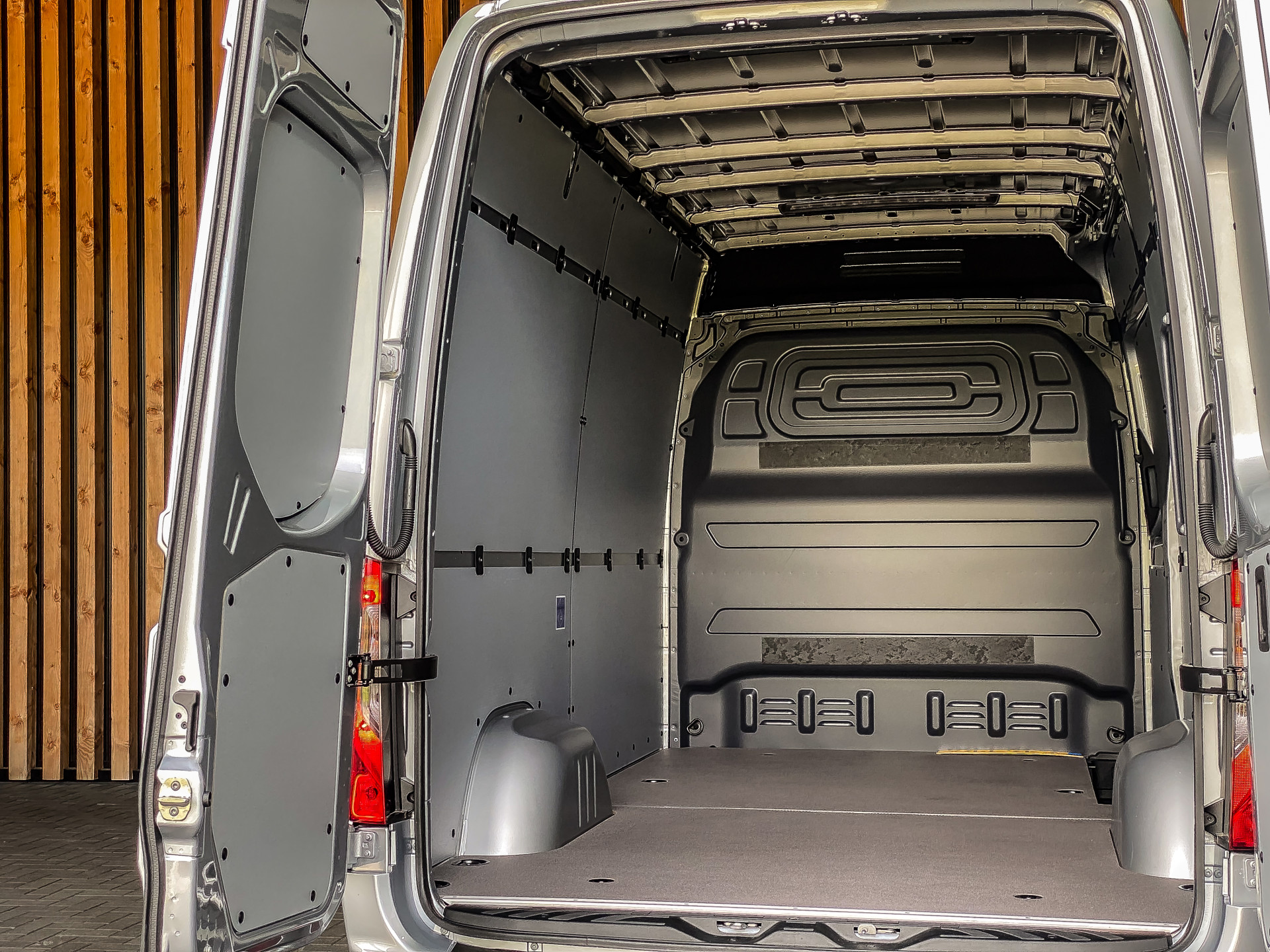 Mercedes-Benz Sprinter 319 CDI 190PK Automaat L2H2 | Mercedes-Benz occasion