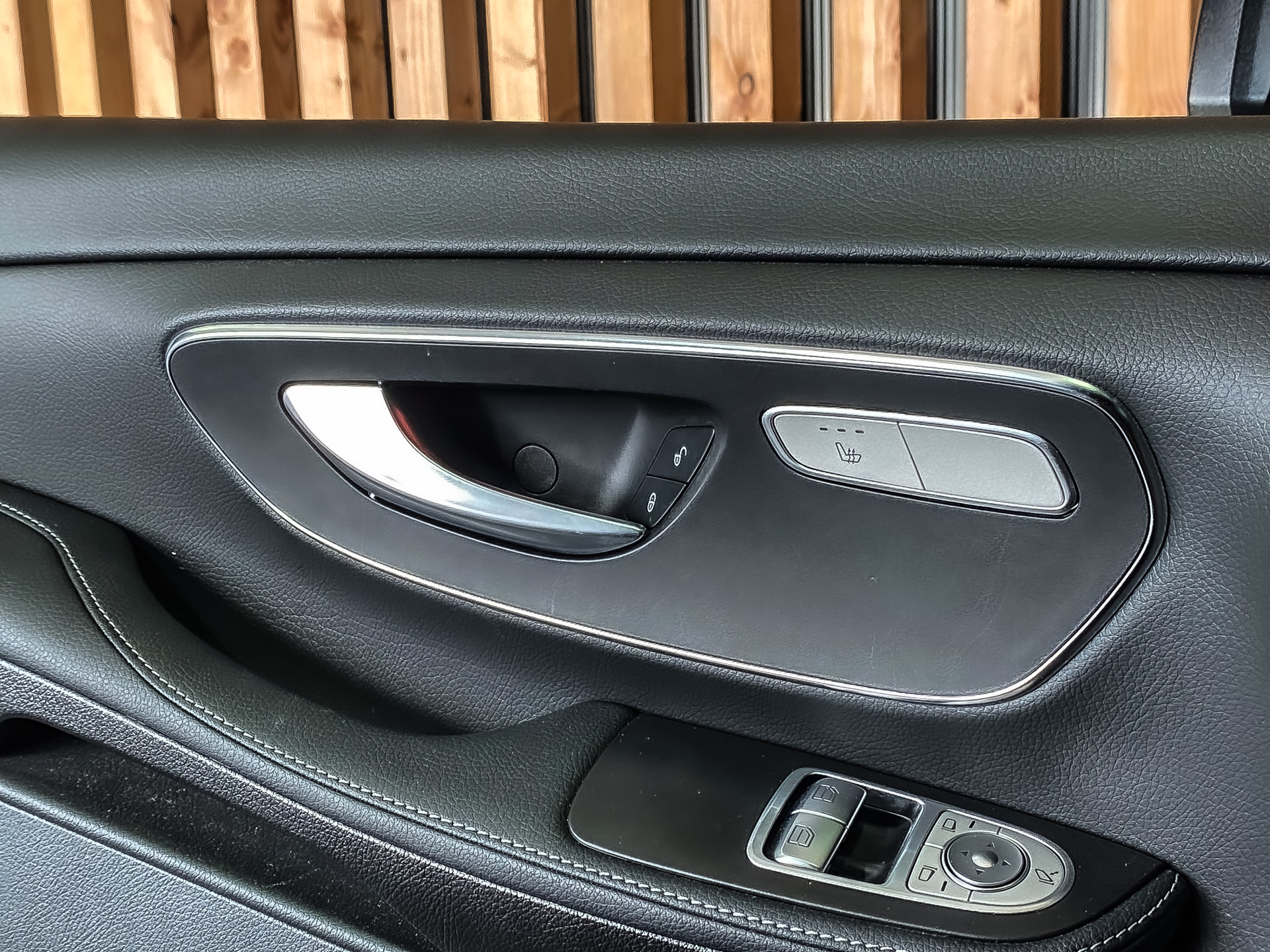 Mercedes-Benz V-Klasse 300d Extra Lang Avantgarde Dubbele Cabine | Mercedes-Benz occasion