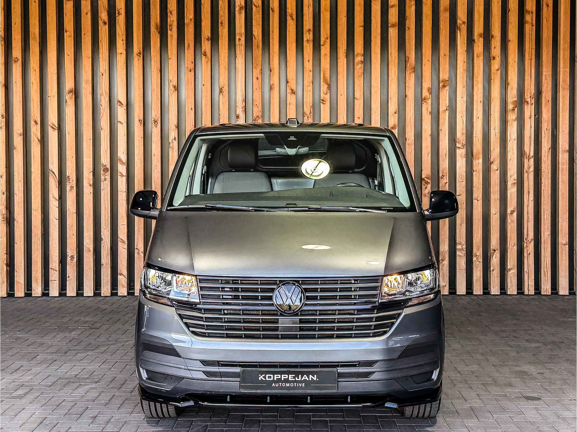 Volkswagen Transporter 2.0 TDI 150PK DSG Bestelwagen L1H1 | Volkswagen occasion