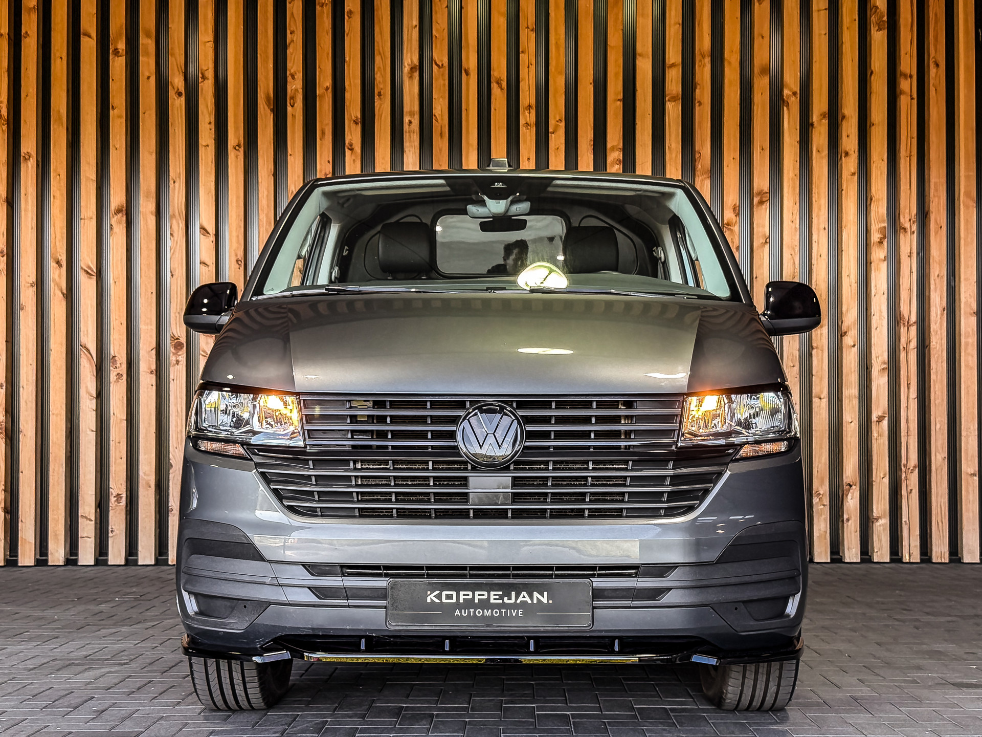 Volkswagen Transporter 2.0 TDI 150PK DSG Bestelwagen L1H1 | Volkswagen occasion