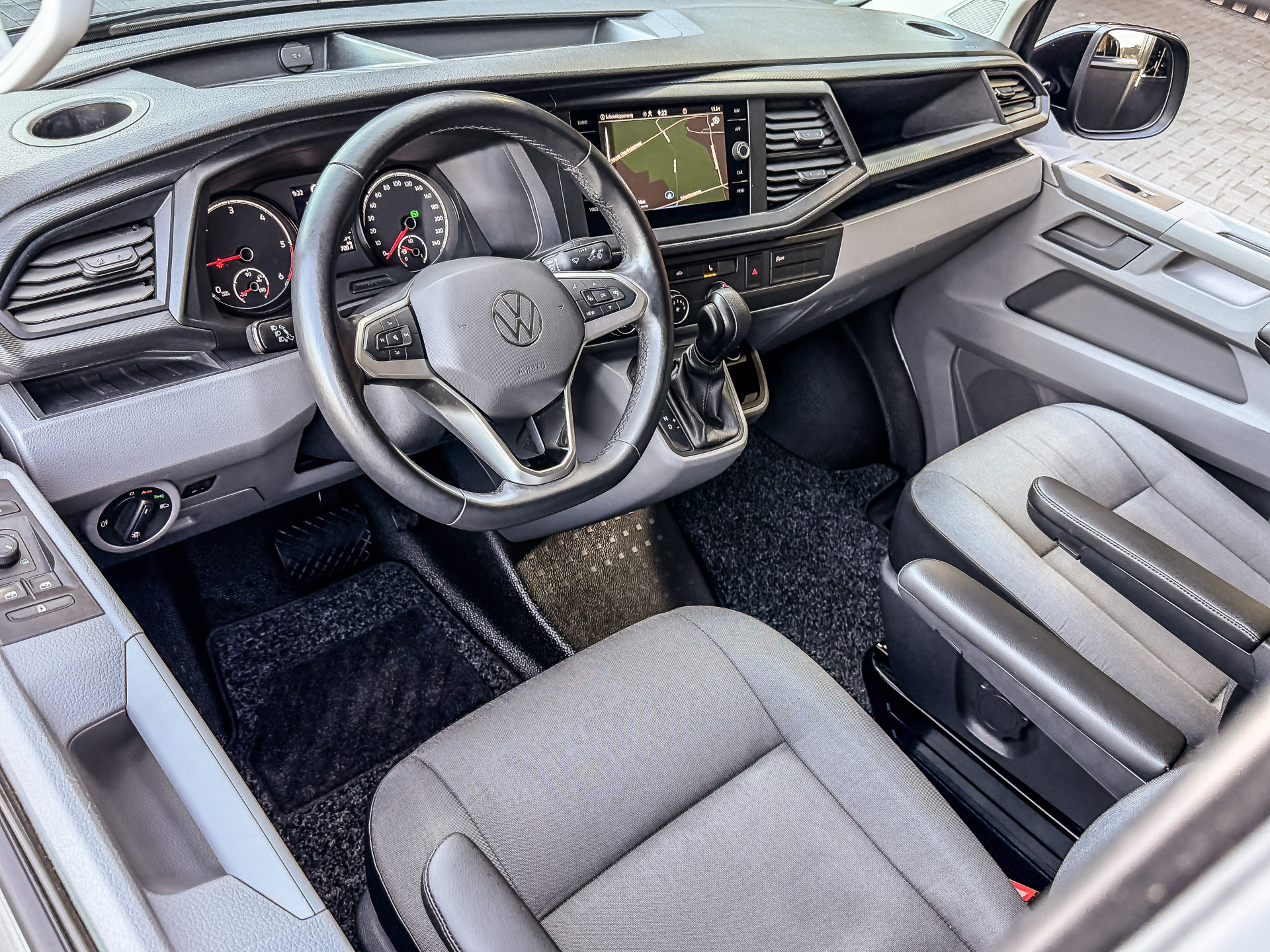 Volkswagen Transporter 2.0 TDI 150PK DSG Bestelwagen L1H1 | Volkswagen occasion
