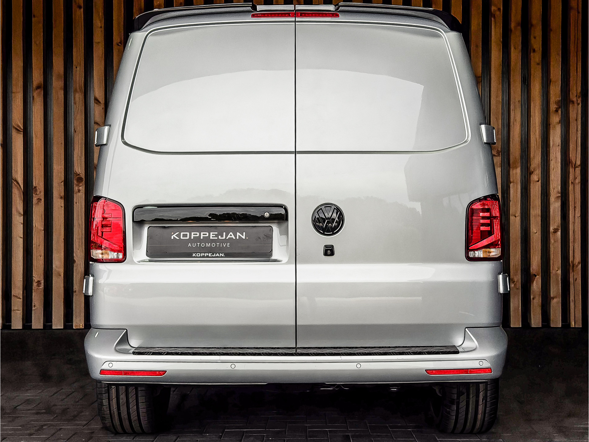 Volkswagen Transporter 2.0 TDI 150PK DSG Bestelwagen L1H1 | Volkswagen occasion