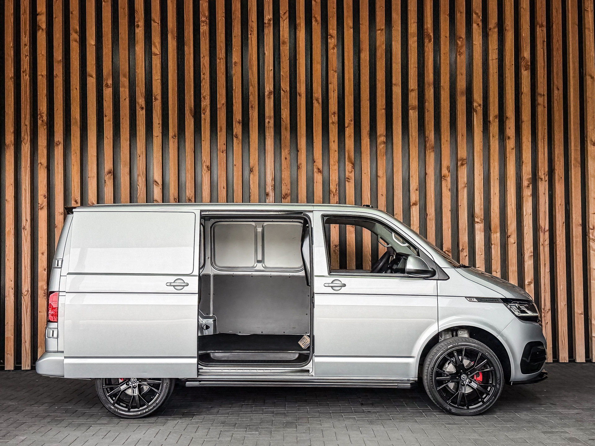 Volkswagen Transporter 2.0 TDI 150PK DSG Bestelwagen L1H1 | Volkswagen occasion