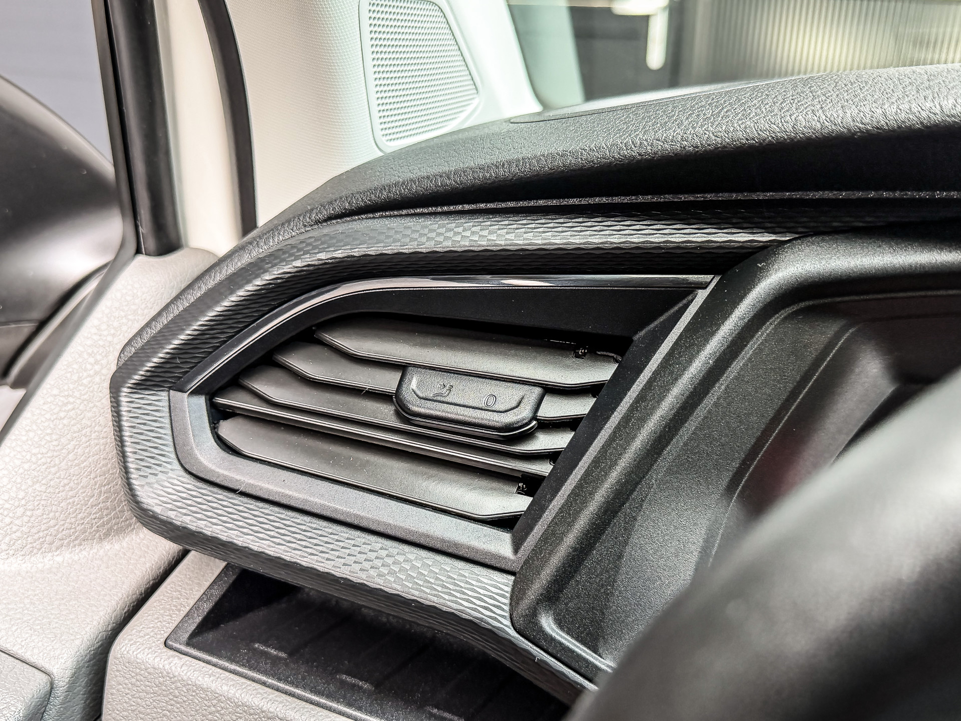 Volkswagen Transporter 2.0 TDI 150PK DSG Bestelwagen L1H1 | Volkswagen occasion