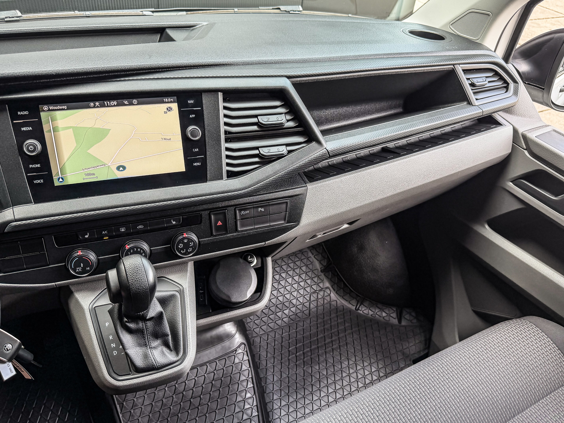 Volkswagen Transporter 2.0 TDI 150PK DSG Bestelwagen L1H1 | Volkswagen occasion