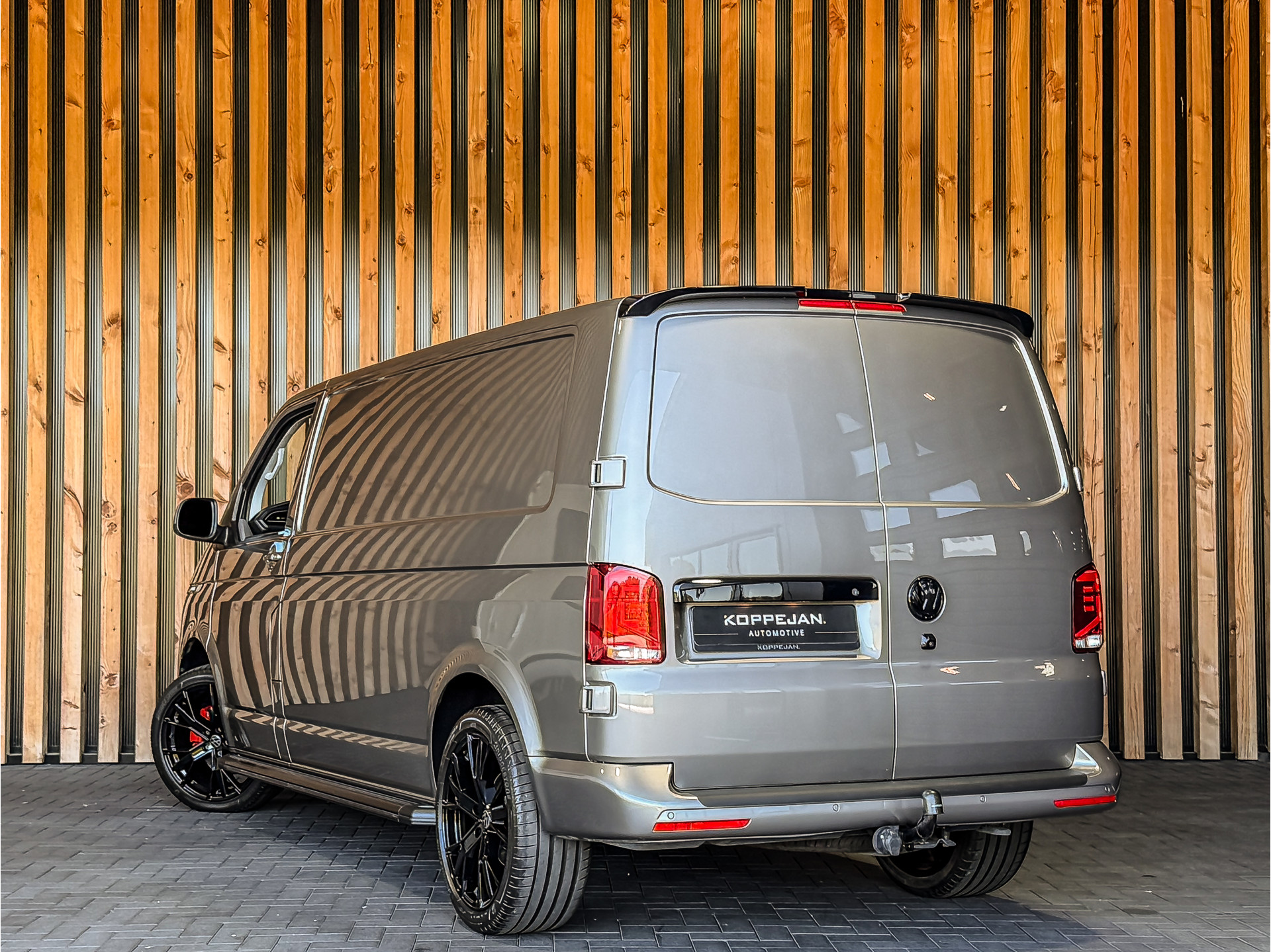 Volkswagen Transporter 2.0 TDI 150PK DSG Bestelwagen L2H1 | Volkswagen occasion