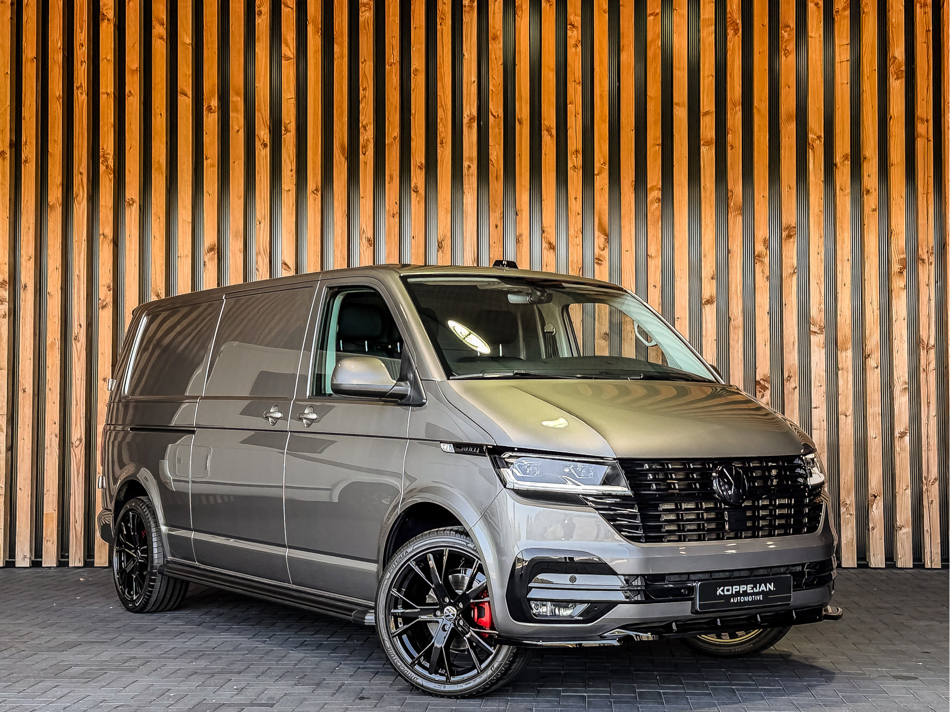 Volkswagen Transporter 2.0 TDI 150PK DSG Bestelwagen L2H1 | Volkswagen occasion