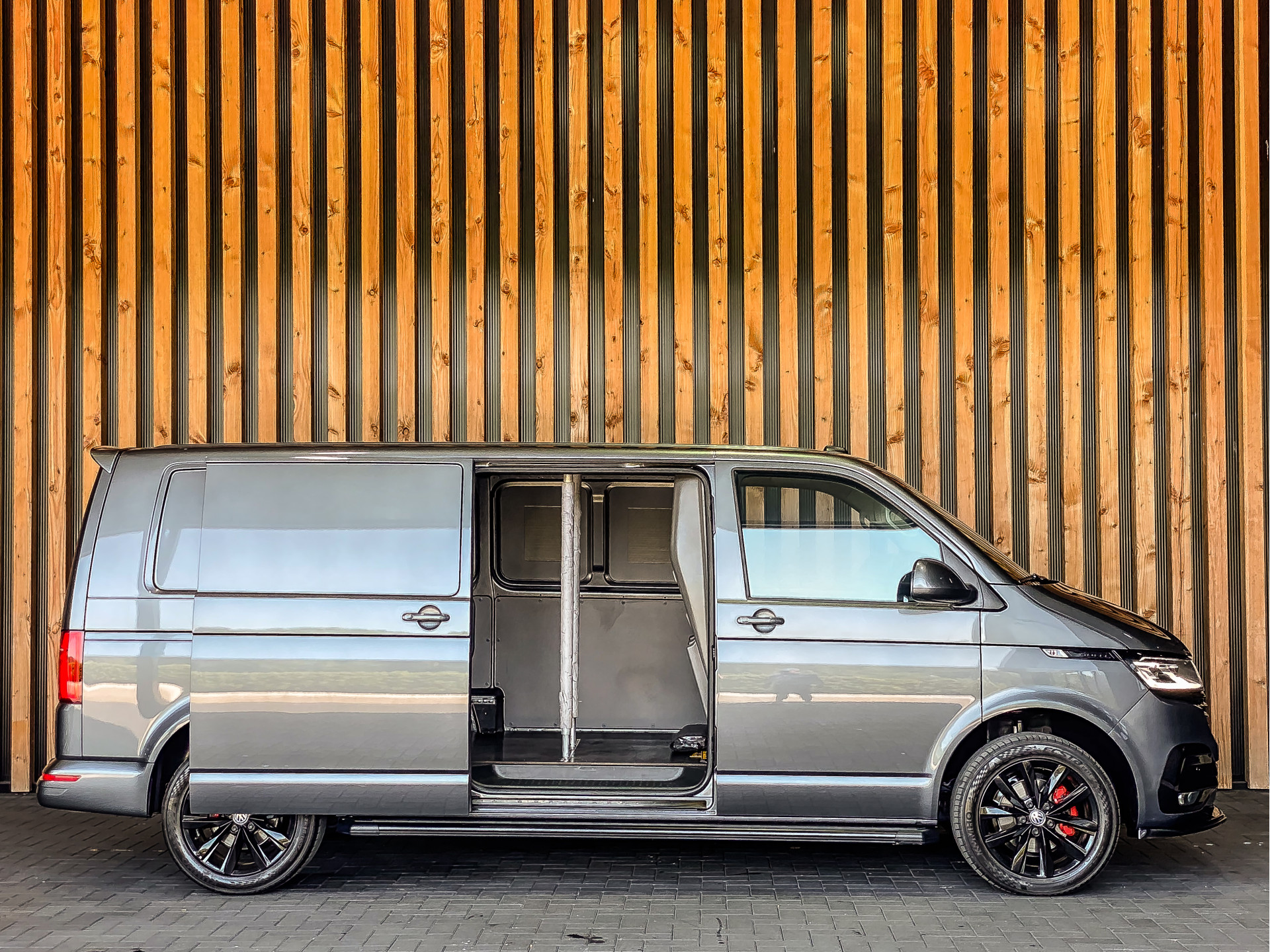 Volkswagen Transporter 2.0 TDI 150PK DSG L2H1 Bestelwagen | Volkswagen occasion