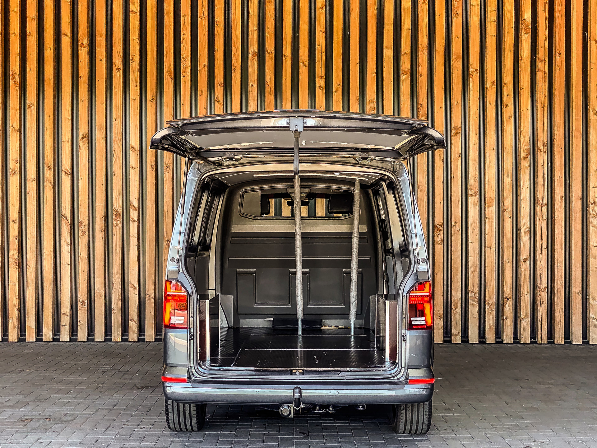 Volkswagen Transporter 2.0 TDI 150PK DSG L2H1 Bestelwagen | Volkswagen occasion
