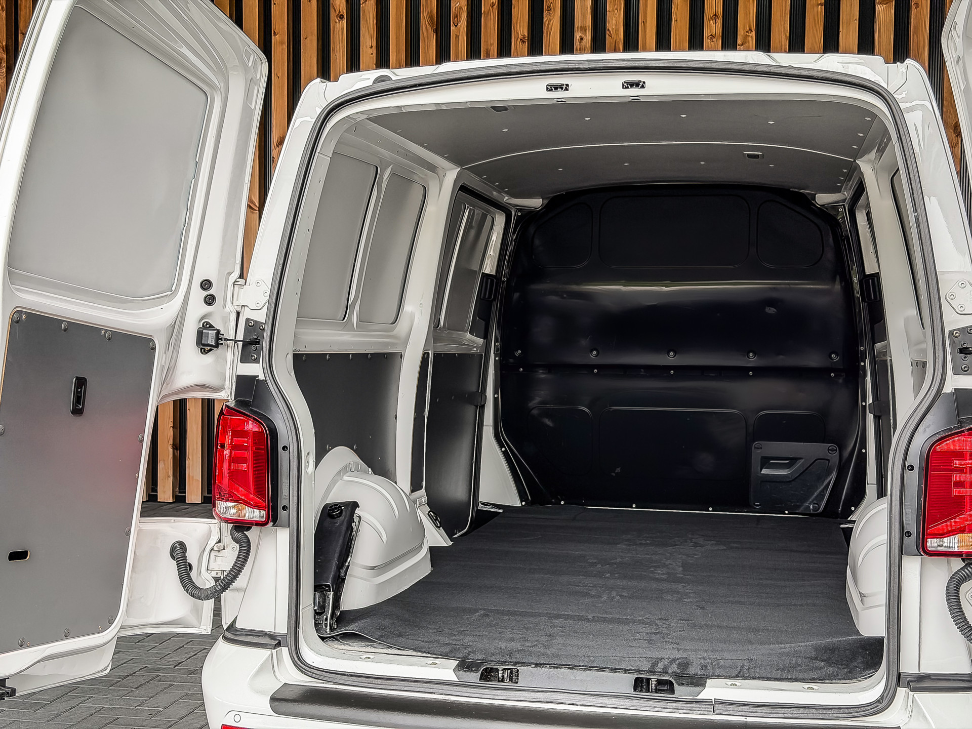 Volkswagen Transporter 2.0 TDI 204PK DSG 4Motion Bestelwagen L2H1 | Volkswagen occasion