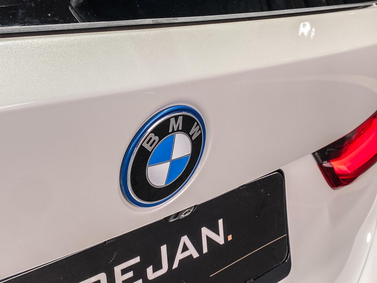 BMW 3 Serie Touring 330e 292PK xDrive High Executive M-Sport Pro | BMW occasion