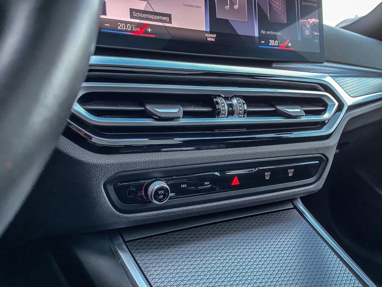 BMW 3 Serie Touring 330e 292PK xDrive High Executive M-Sport Pro | BMW occasion