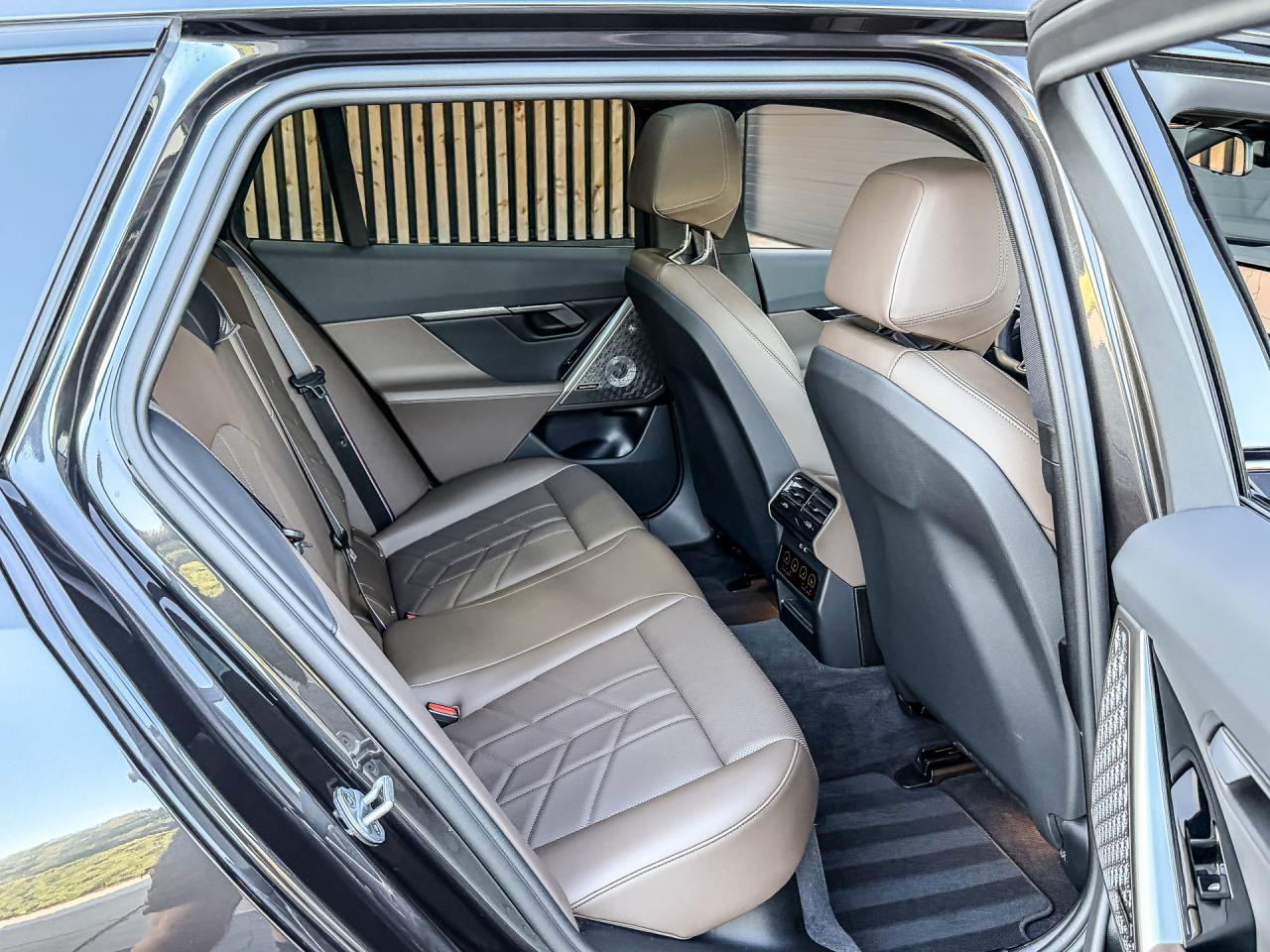BMW 5 Serie Touring 550e xDrive 490PK M-Sport | BMW occasion