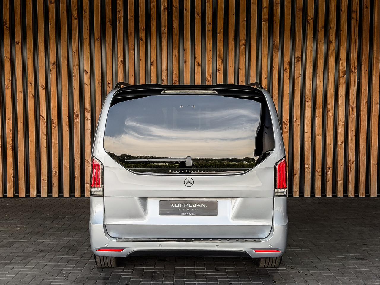 Mercedes-Benz EQV 300 AMG L2 90kWh 8-Persoons | Mercedes-Benz occasion