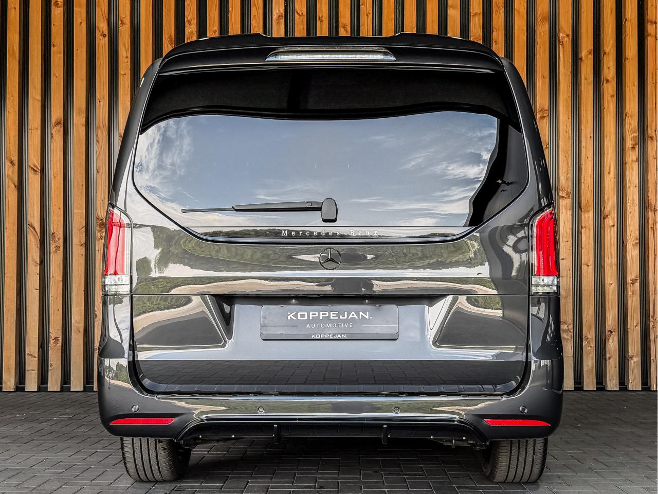 Mercedes-Benz EQV 300 AMG L2 90kWh 8-Persoons | Mercedes-Benz occasion