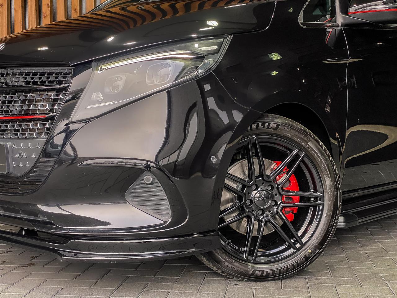 Mercedes-Benz V-Klasse 300d Extra Lang Avantgarde Dubbele Cabine | Mercedes-Benz occasion