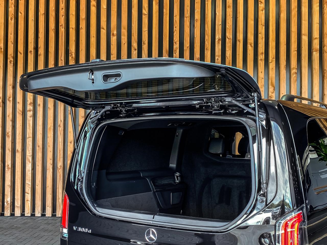 Mercedes-Benz V-Klasse 300d Extra Lang Avantgarde Dubbele Cabine | Mercedes-Benz occasion