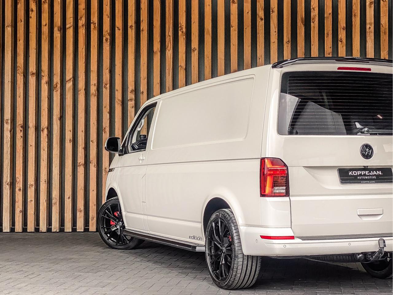 Volkswagen Transporter 2.0 TDI 150PK DSG 4Motion L2H1 Bestelwagen | Volkswagen occasion