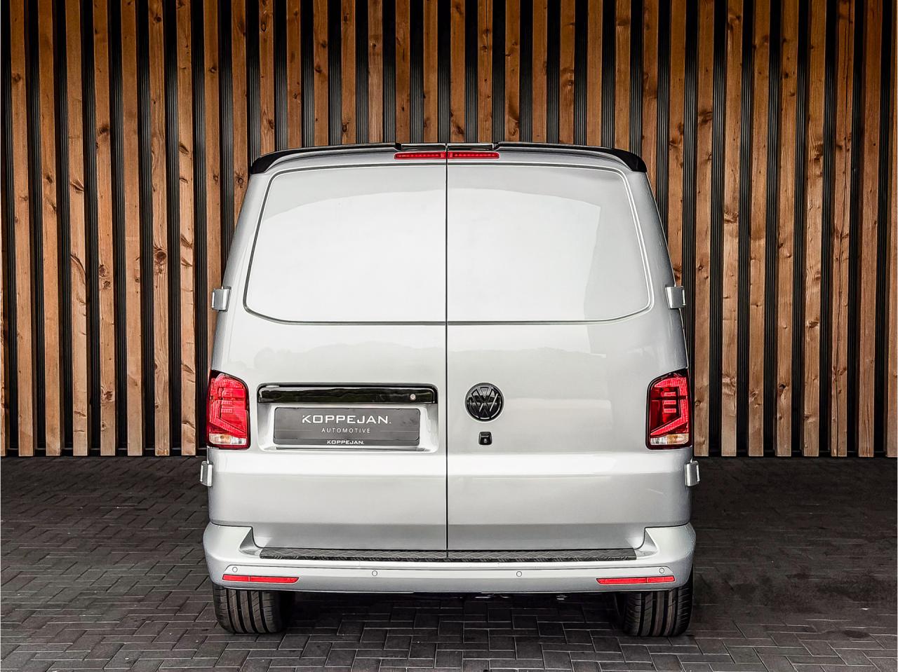 Volkswagen Transporter 2.0 TDI 150PK DSG Bestelwagen L1H1 | Volkswagen occasion