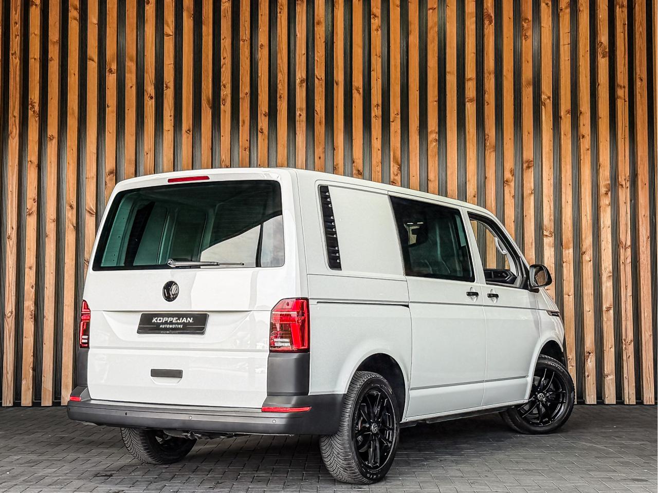 Volkswagen Transporter 2.0 TDI 150PK DSG Bestelwagen L1H1 | Volkswagen occasion