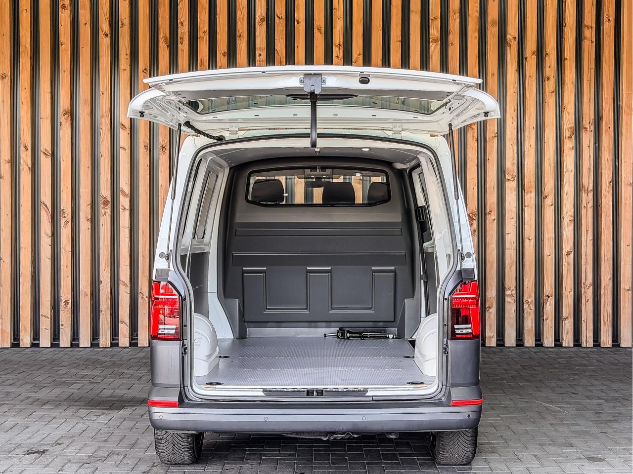 Volkswagen Transporter 2.0 TDI 150PK DSG Bestelwagen L1H1 | Volkswagen occasion